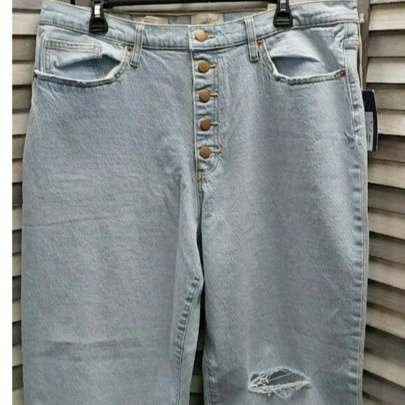 Vintage Straight Light Wash Denim Jeans | Universal Thread  | 18 - Picture 3 of 13